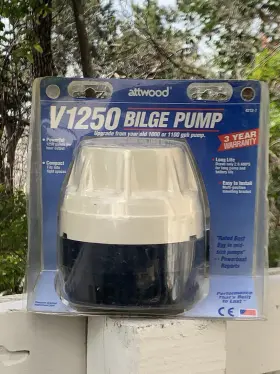 7212-7 Attwood V1250 Model 7212 Bilge Pump New In Package