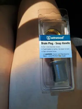 7524a7 Attwood Drain Plug-snap Handle- 1 Inch
