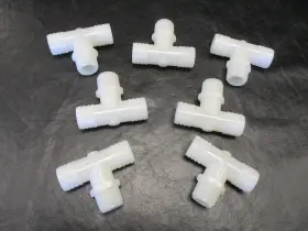 300886 Mastercraft Nylon 1 Inch X 3/4 Tee Fittings Set Of 7 White Boat