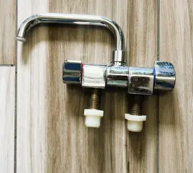 10476 Scandvik Folding Mixer Faucet