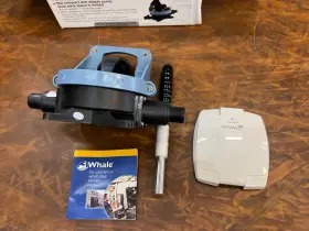 Bp-9013 Whale Bp9013 Gusher Urchin Manual Pump Thru Deck Or Bulkhead Mount